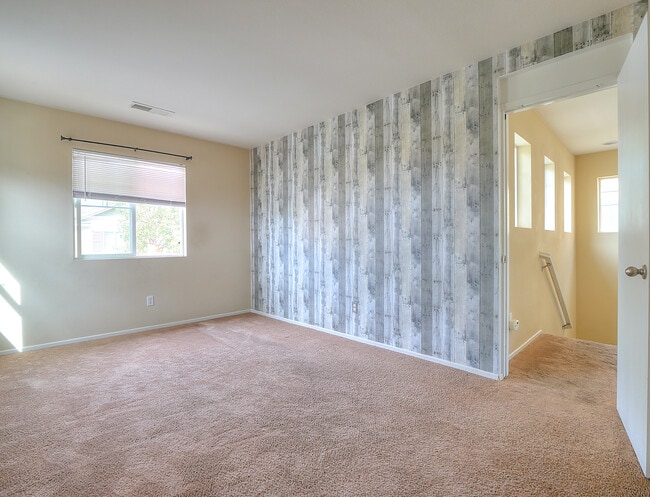 Building Photo - 34212 Woodmont