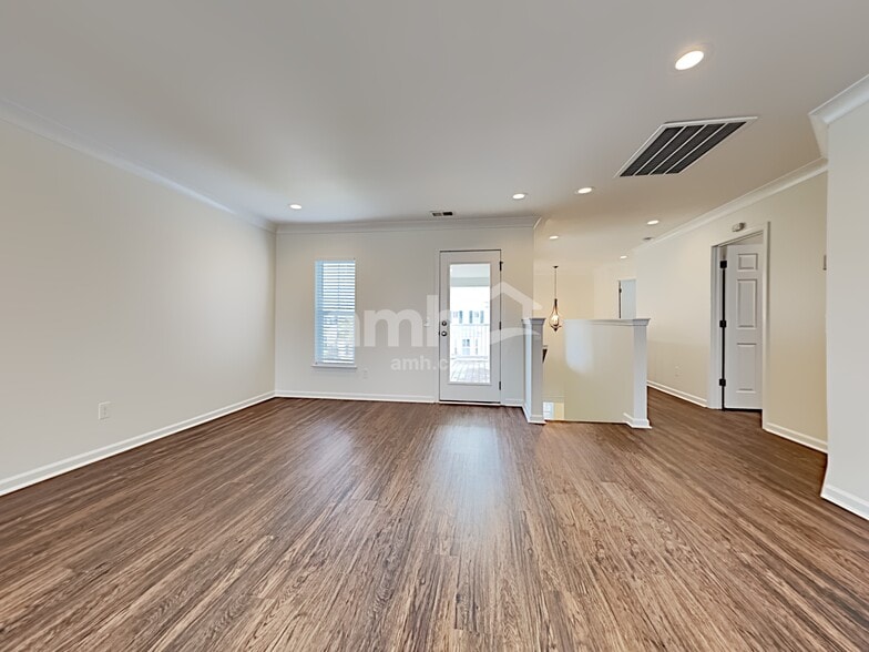 Building Photo - 305 Peters Creek Dr