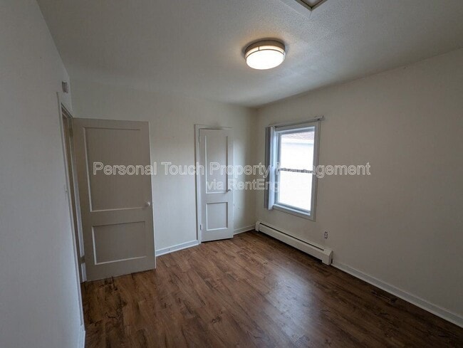 Building Photo - 541 2nd St N