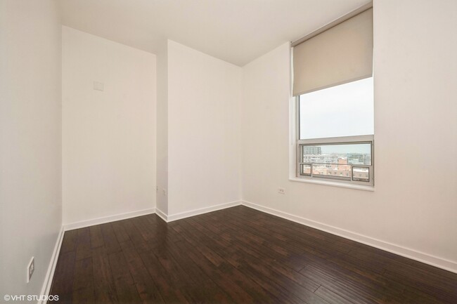 Building Photo - 330 W Grand Ave