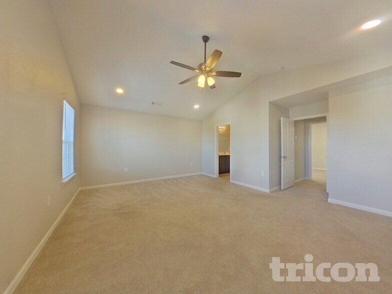 Building Photo - 4936 Broad Leaf Ct