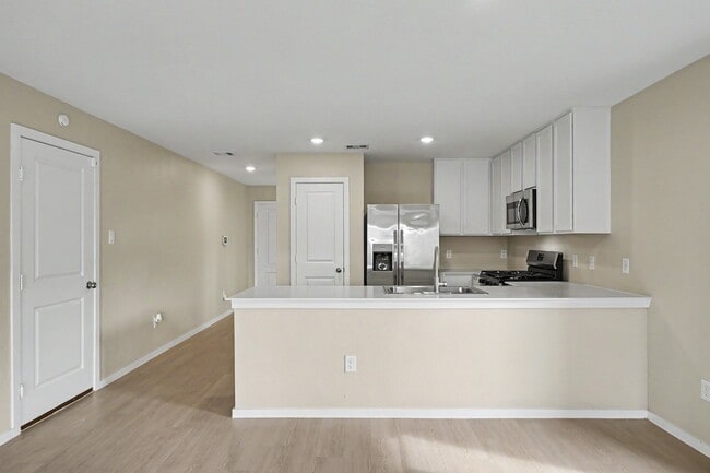 Building Photo - 21154 Vercelli St