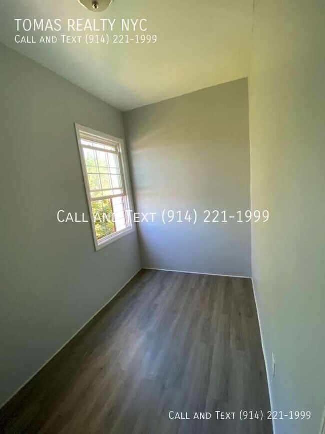 Building Photo - 31 Riverview Pl