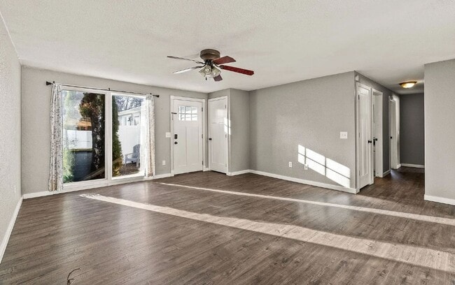 Building Photo - 1637-1639 E Hastings Ave