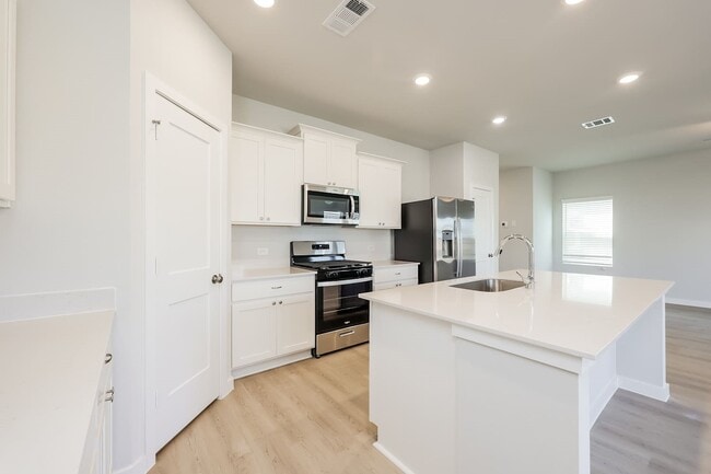 Building Photo - 20043 Briarcliff Pk Ln