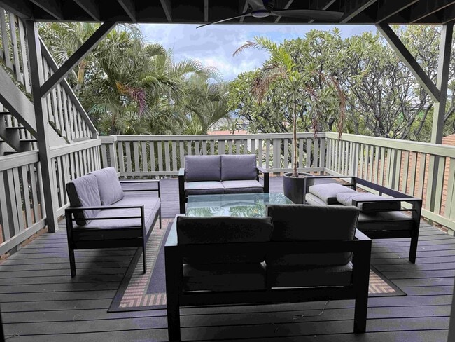 Building Photo - 220 Kaiola Pl