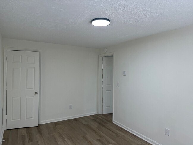 Building Photo - 78 Oak Ridge Dr
