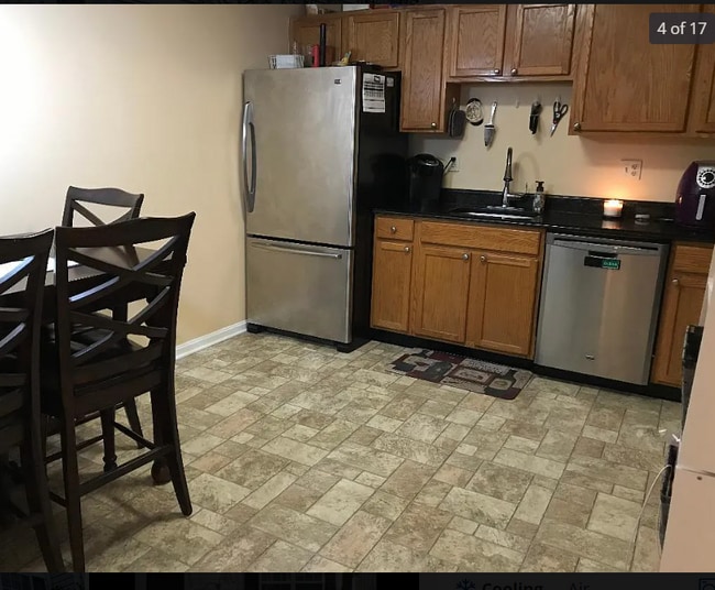 Building Photo - 8903 Mallard Ct