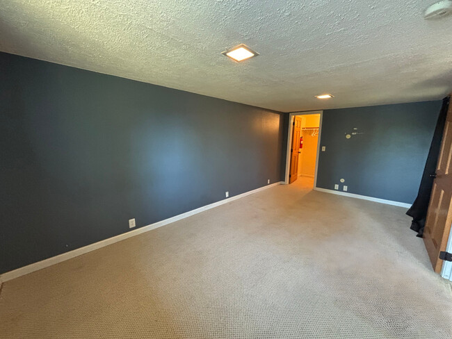 Building Photo - 3604 Madrona St