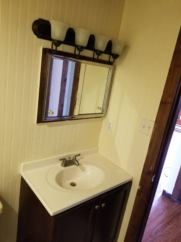 Building Photo - 204 Sellersville Dr