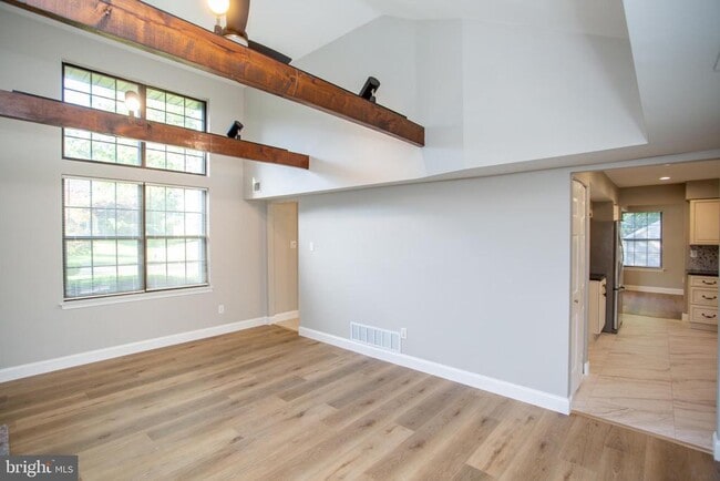 Building Photo - 19 Seton Hill Ct