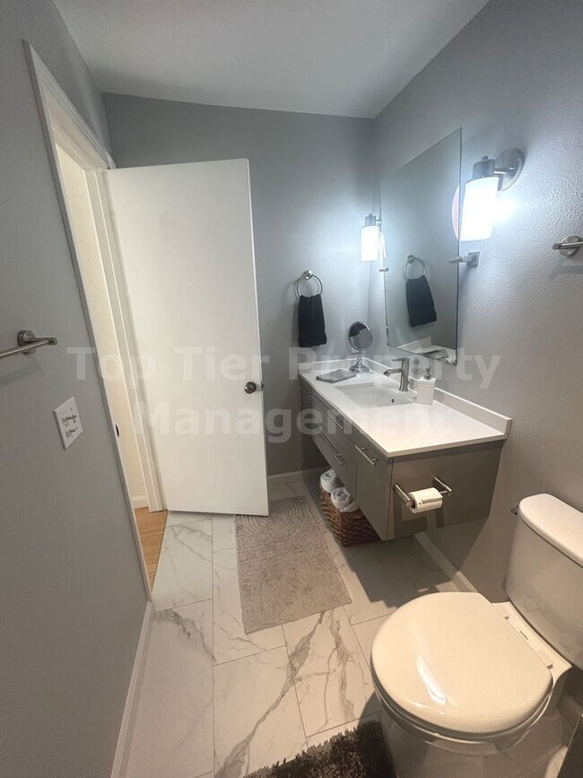 Building Photo - **Beautiful, Fully-Furnished 2 bed / 2.5 bath Townhome in Coastal Carlsbad - Available NOW**