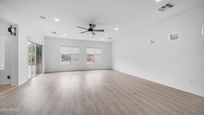 Building Photo - 5131 W El Cortez Trail