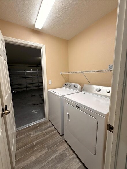 Building Photo - 5806 Oak Mill Terrace