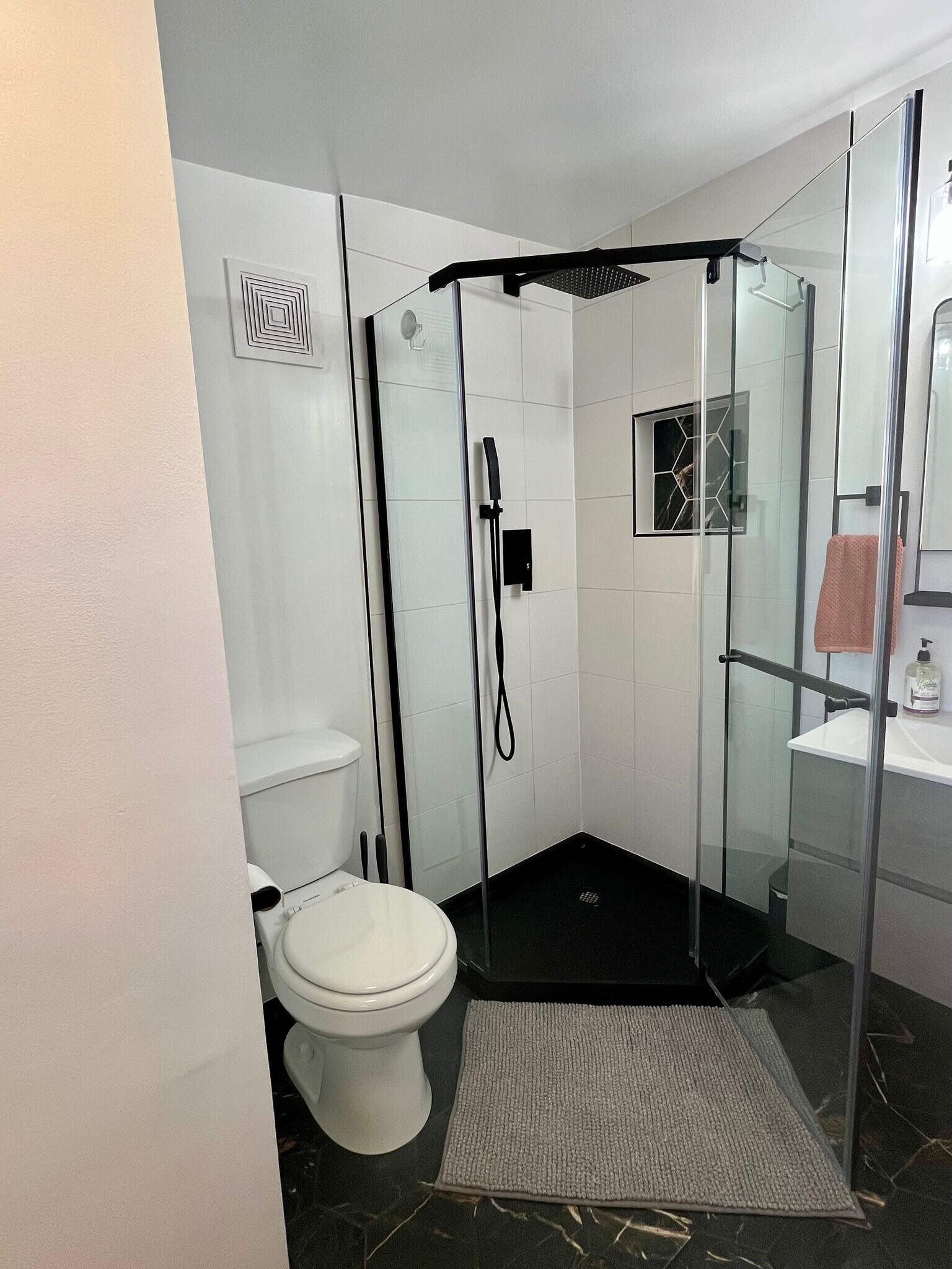 Bathroom - 512 Cathedral St