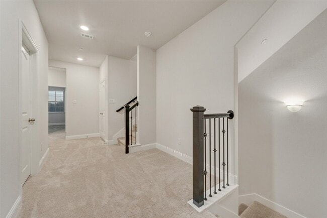 Building Photo - 7853 Sunset Blvd