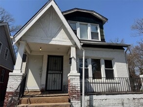 Building Photo - 15791 Cherrylawn St