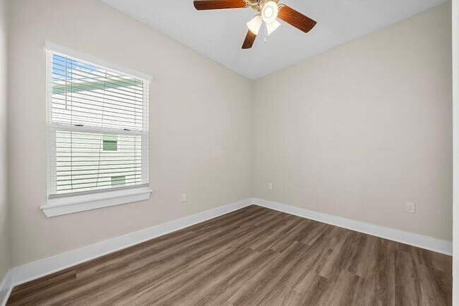 Building Photo - 359 N Sand Palm Rd