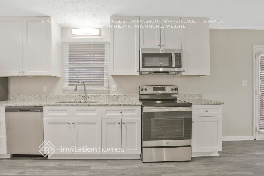 Building Photo - 3954 Lindley Dr