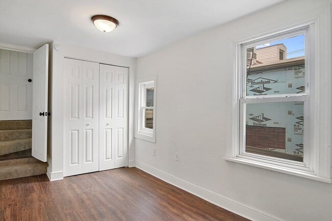 Building Photo - Coming Soon - Charming 3 Bedroom, 1.5 Bath...