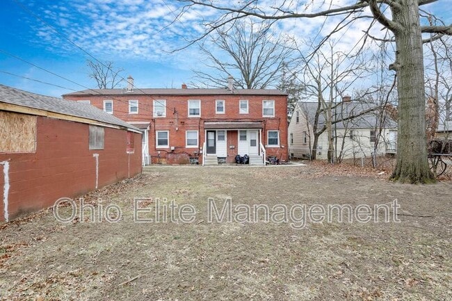 Building Photo - 2235 Homestead Dr