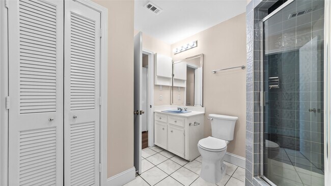 Building Photo - 1017 Howard Ln