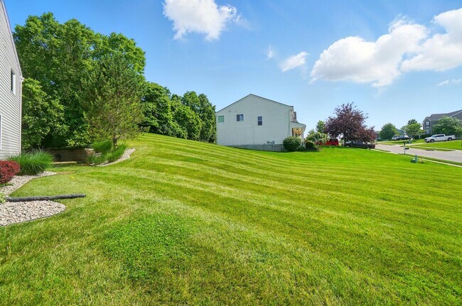 Building Photo - 2496 Frontier Dr