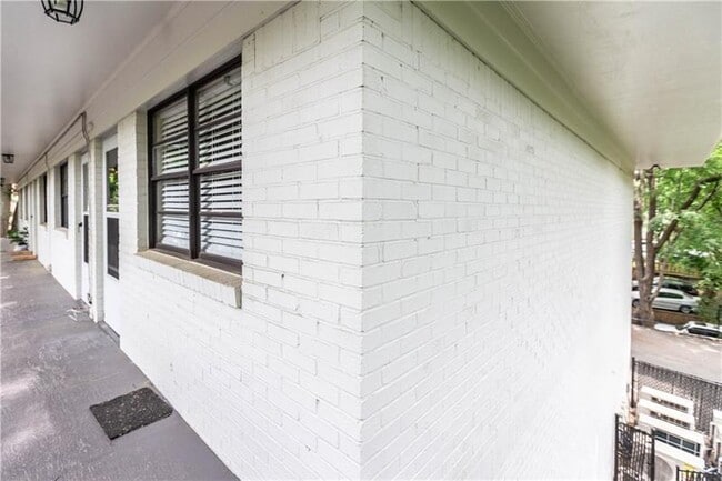 Building Photo - 711 Argonne Ave NE
