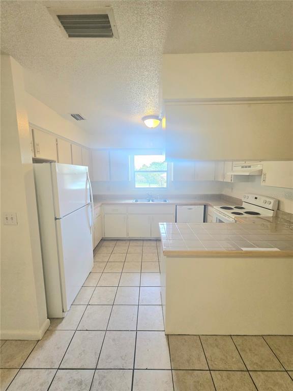 Building Photo - 728 Bahia Cir