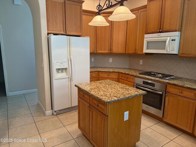 Building Photo - 416 Southampton Dr