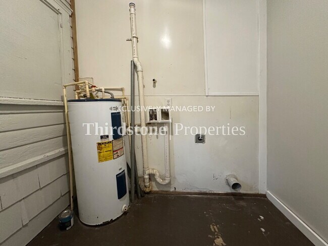 Building Photo - 3048 Hunt St