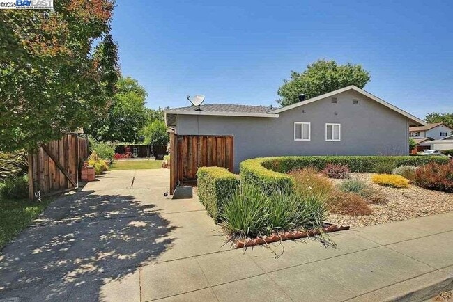 Building Photo - 775 Leland Way