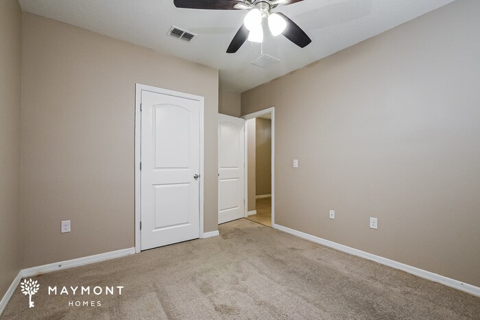 Building Photo - 220 Minniehaha Cir