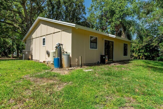 Building Photo - 11735 150th Ct N
