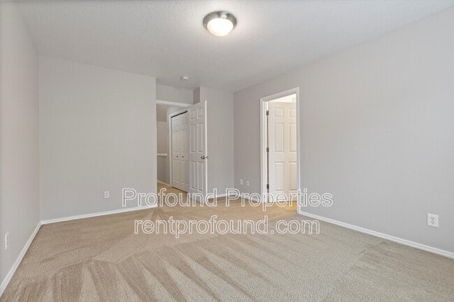 Building Photo - 2310 NW Roseburg Terrace