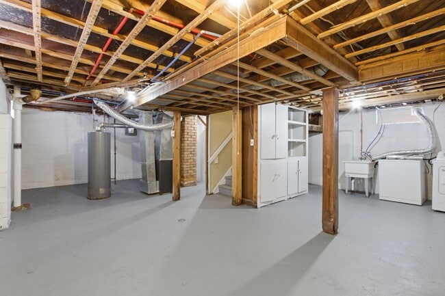 Building Photo - 19318 Harlow Ave