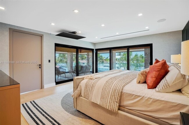 Building Photo - 3343 NE 166th St