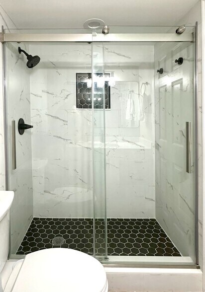 primary shower - 3043 S Atlantic Ave