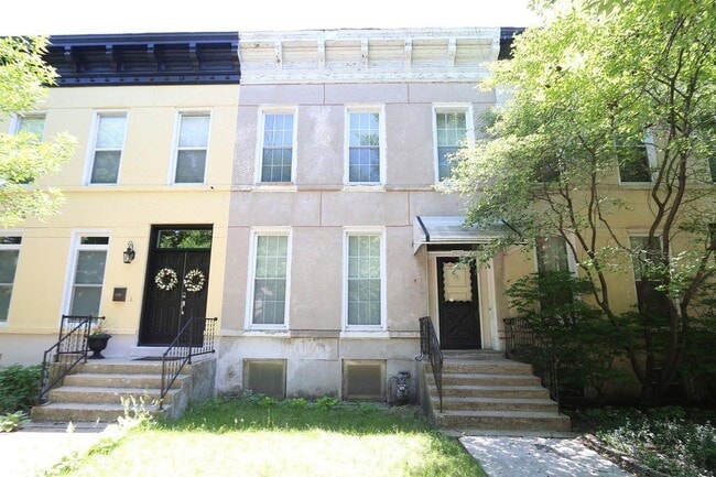 Building Photo - 2143 W Bowler St