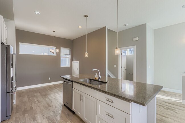 Building Photo - 2851 W 21st Ave