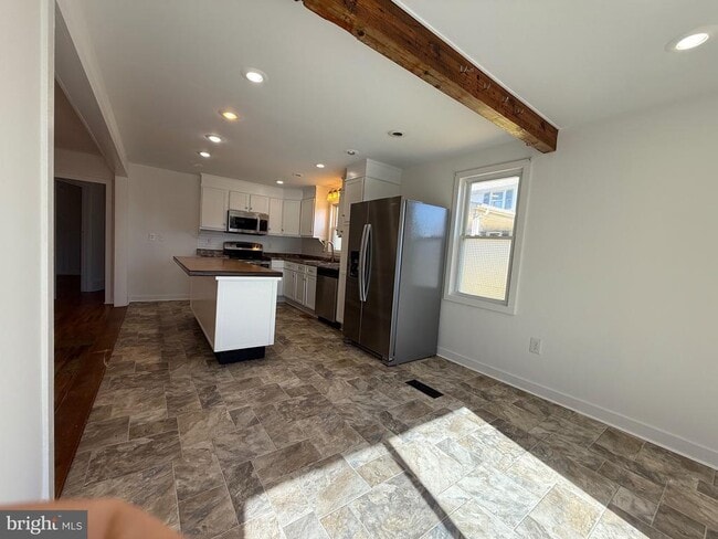 Building Photo - 820 Ridgeview Rd