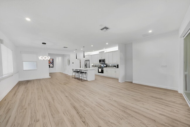 Building Photo - 10219 SW Corvus Ln