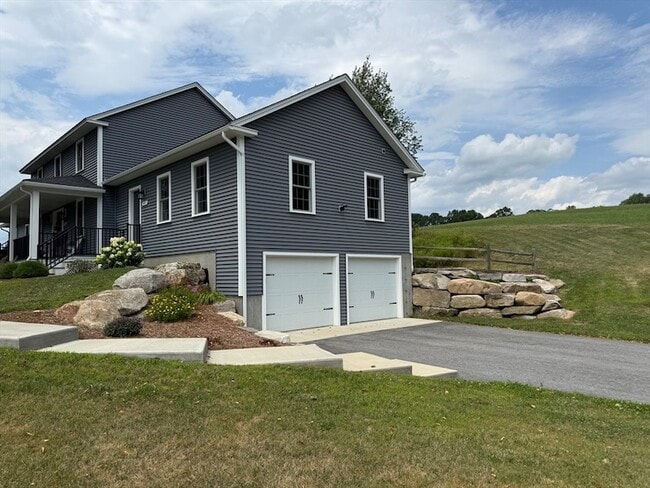 Building Photo - 469 Old Coldbrook Rd