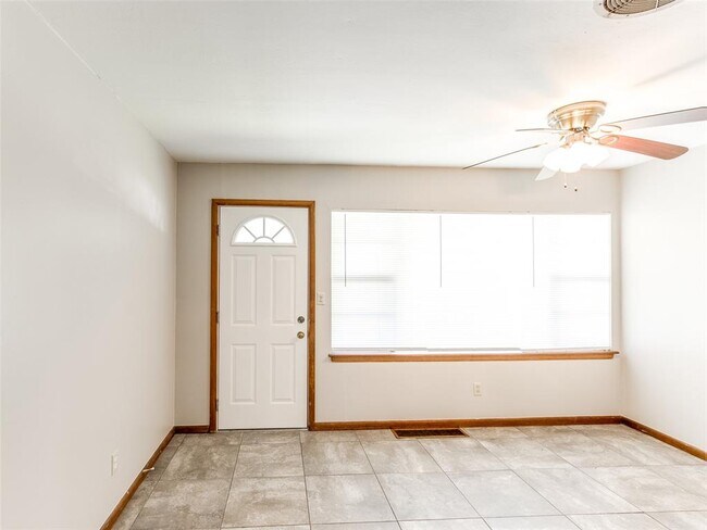 Building Photo - 1804 Melrose Dr