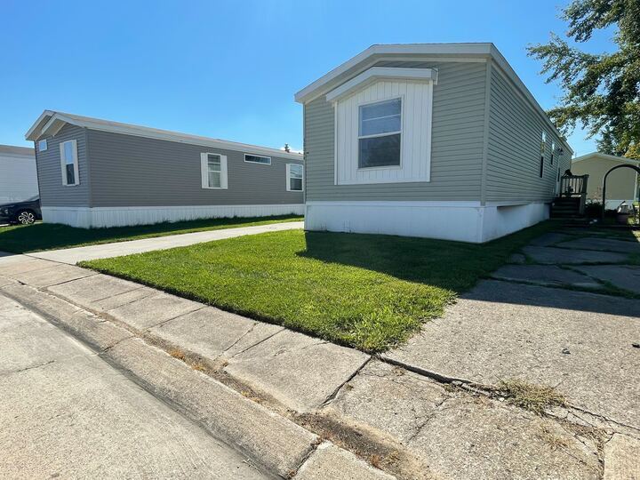 Building Photo - 38044 Johannes Dr