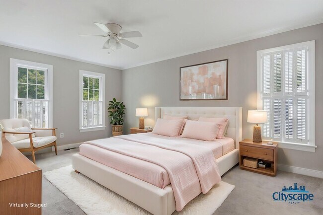 Building Photo - Charming Farmhouse-style Home Adjacent to Huguenot Park!