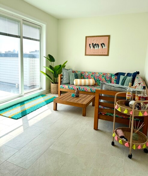 Roof Lounge - 2224 Martha St