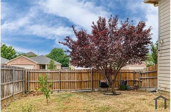 Building Photo - 4900 Meadow Trails Dr