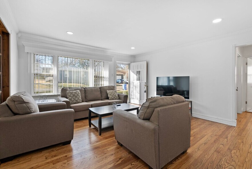 Building Photo - 1315 Washington St