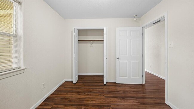 Building Photo - 2216 Avenue F